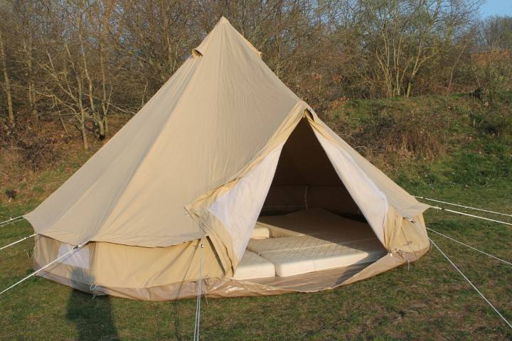 tipis